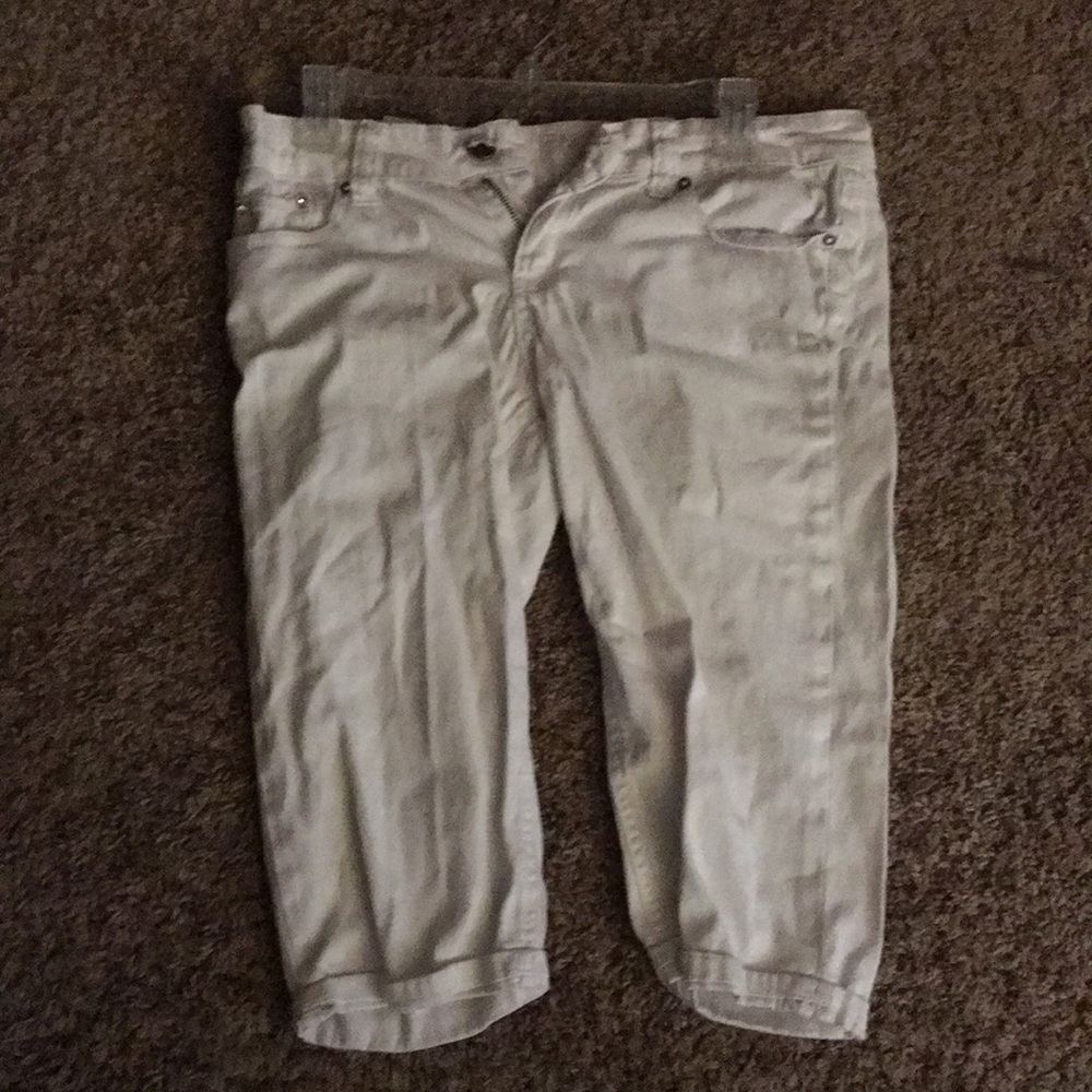 White capris